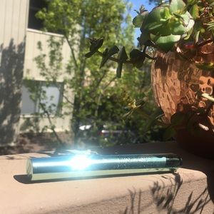 YSL Touche Éclat Neutralizer Color Corrector